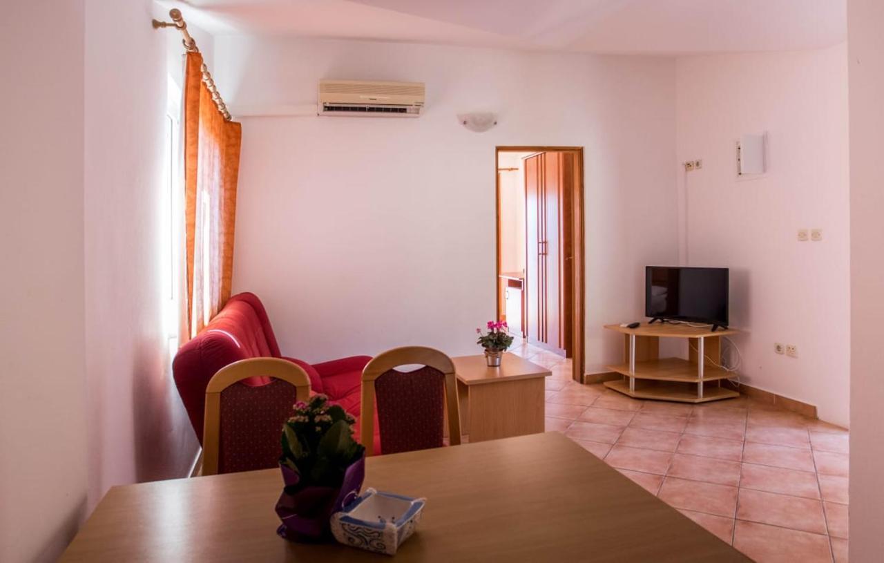 Apartmani Nikoletic Клек Екстериор снимка