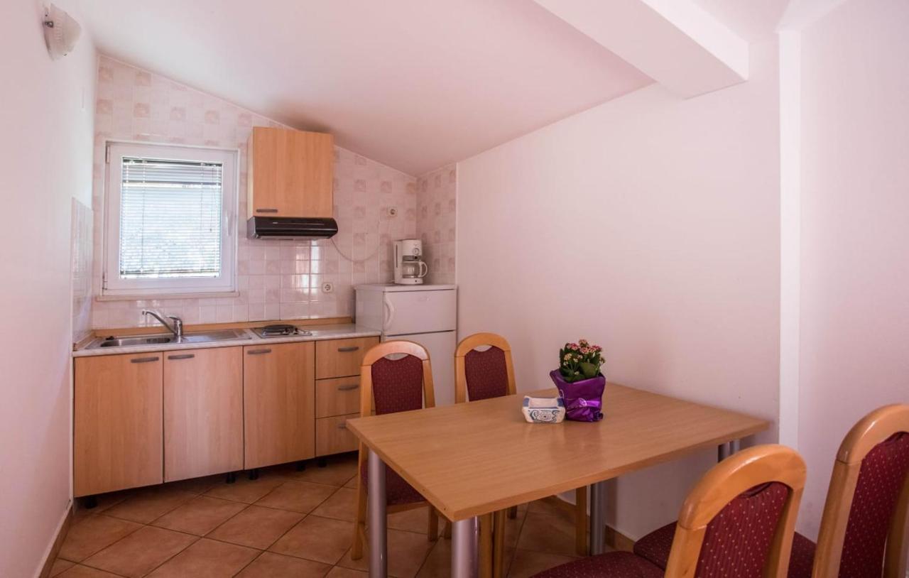 Apartmani Nikoletic Клек Екстериор снимка