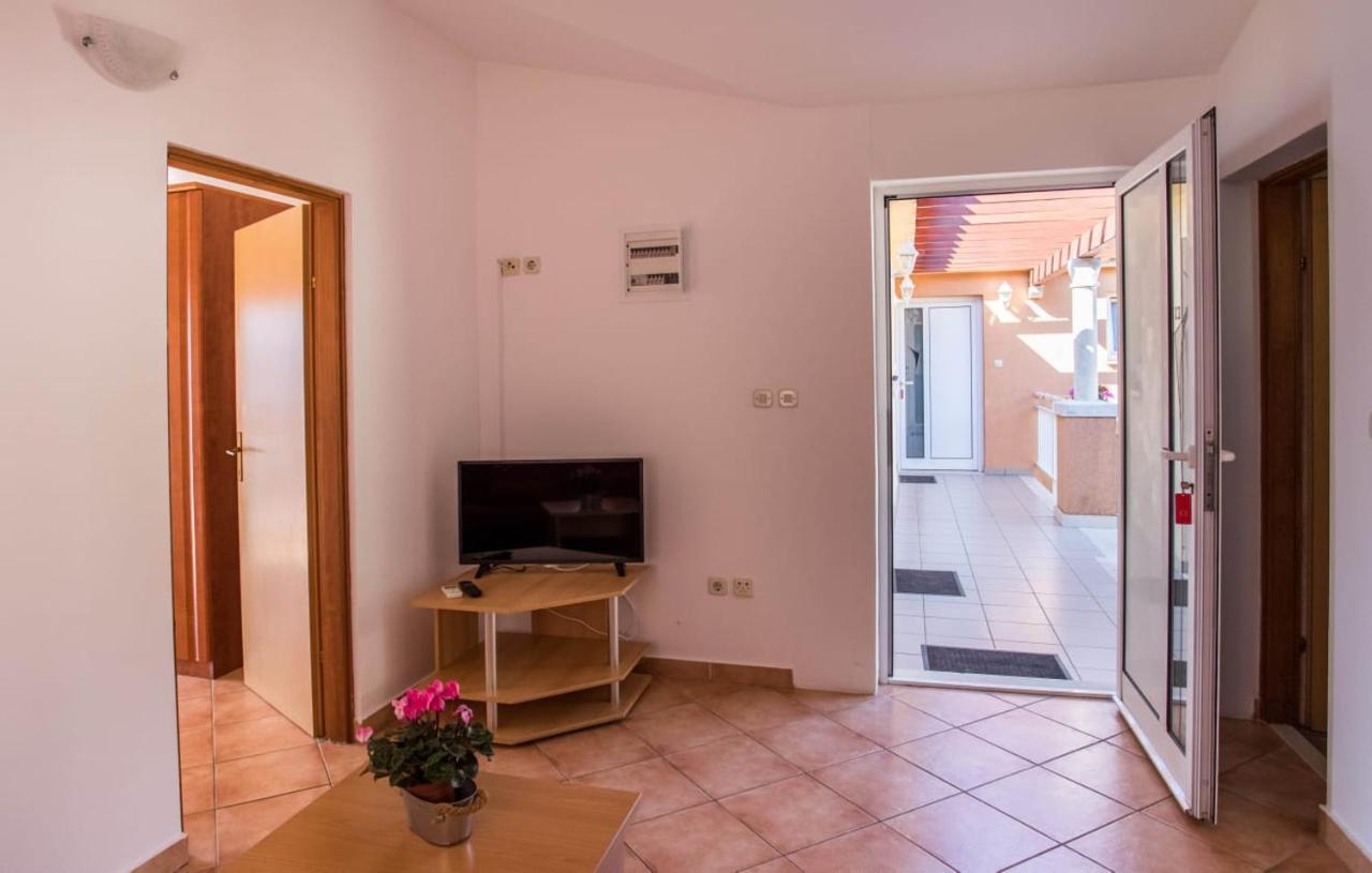 Apartmani Nikoletic Клек Екстериор снимка